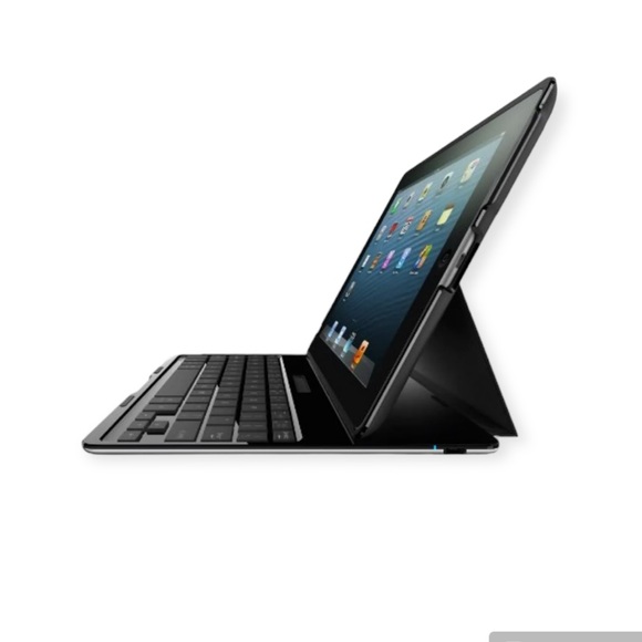 💻 Belkin iPad Case With Keyboard Model F5L149 - Picture 1 of 5